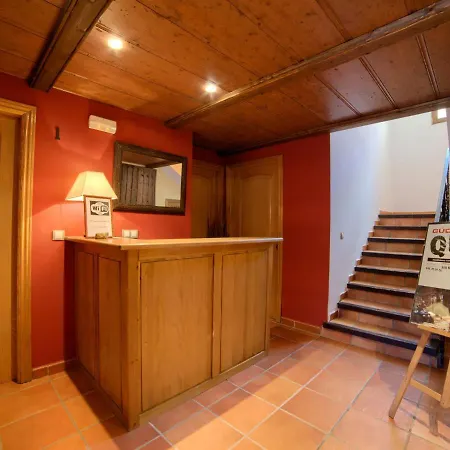 Appartement Pleasant In With Fireplace *