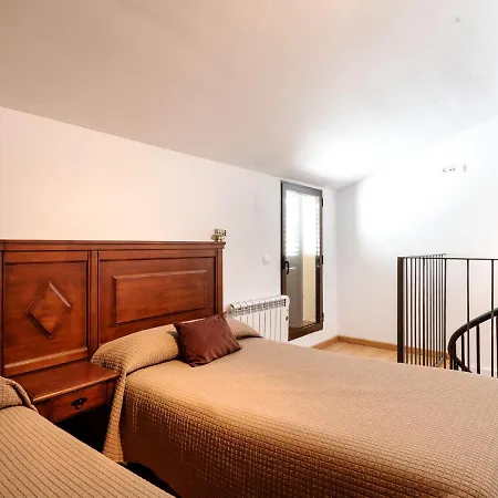 Appartement Pleasant In With Fireplace